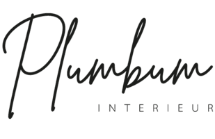 Logo principal de Plumbum Intérieur, en typographie manuscrite noire sur fond transparent.
