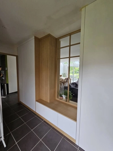 meuble-sur-mesure-pour-separation-entre-entree-et-sejour